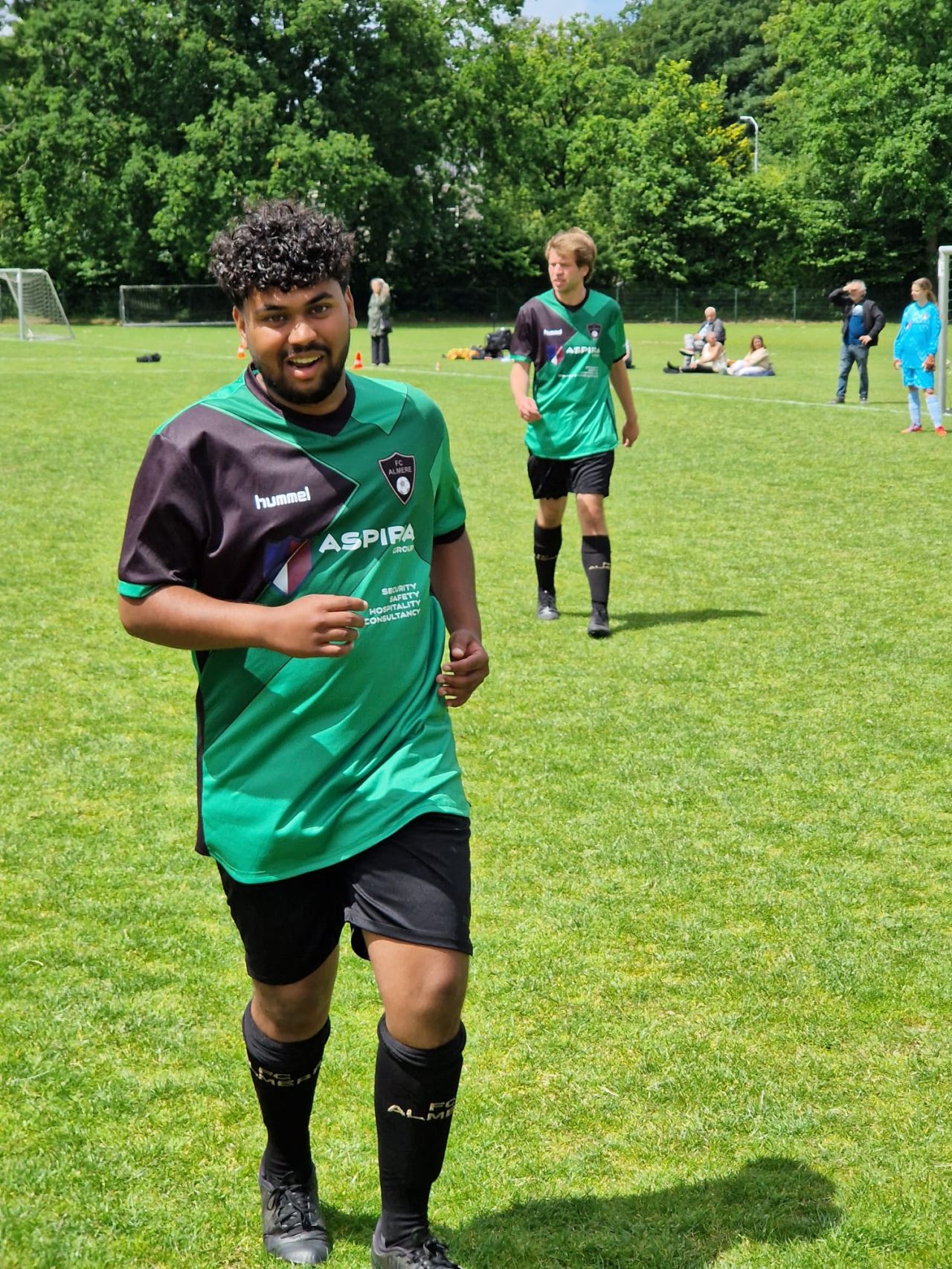 Spelers van het FC Almere G-elftal na hun sportieve prestaties